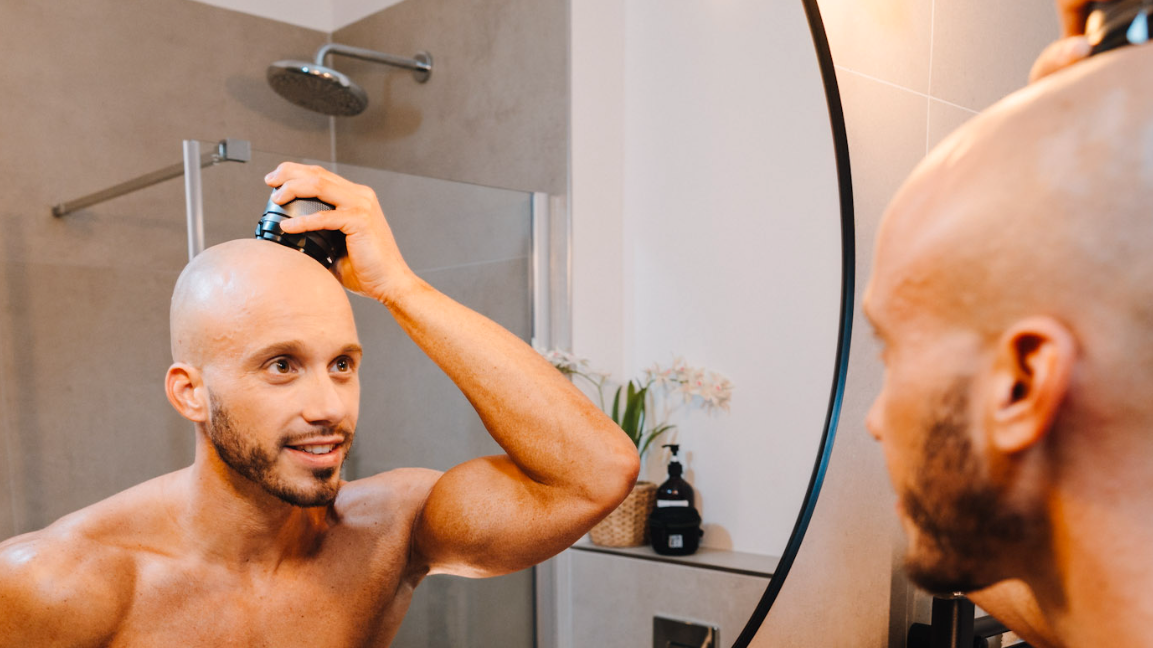 Glatze rasieren! So gelingt Dir die perfekte Kopfrasur und Pflege Deiner Glatze