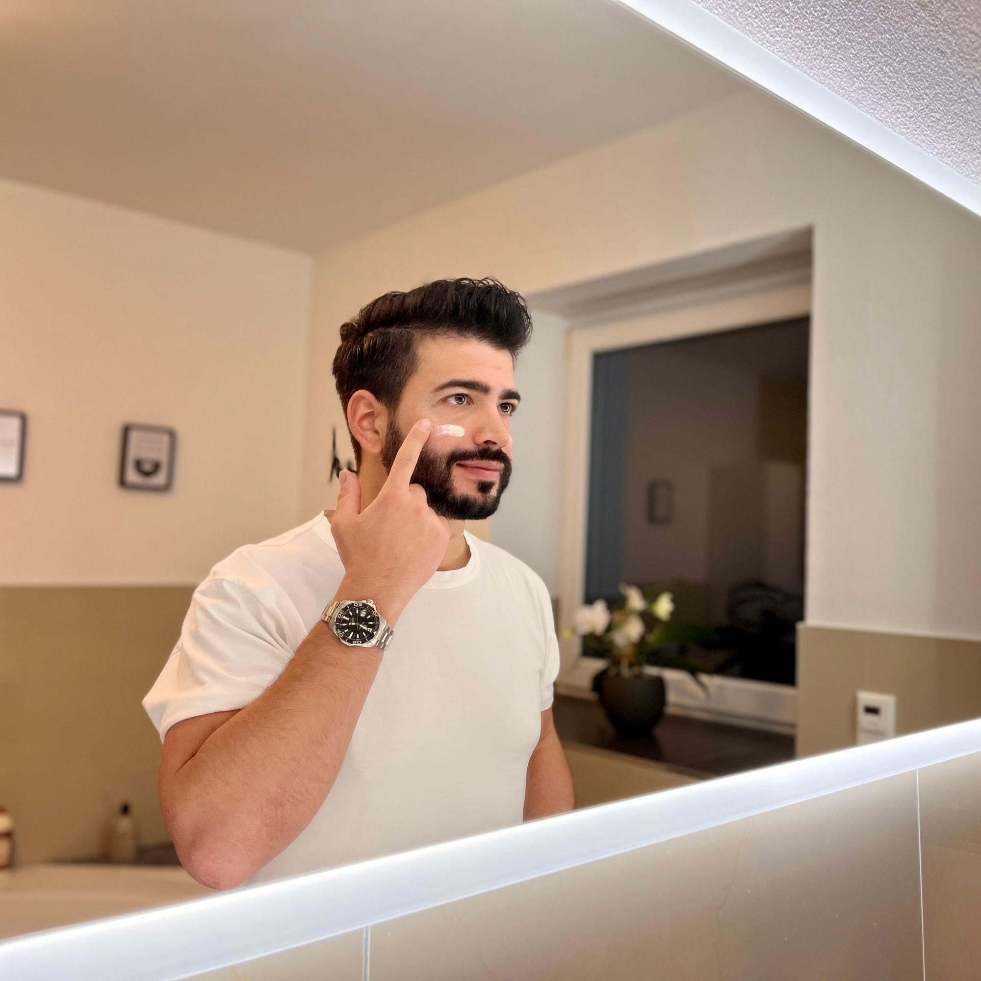 MitgrĂŒnder Roberto Bianco beim benutzen des Best Face Scenarios